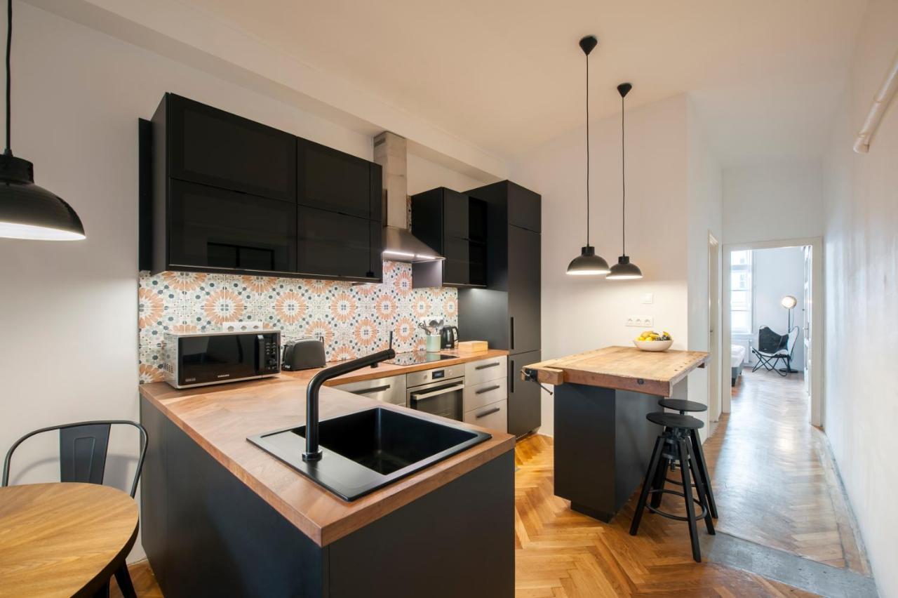 Historic In Downtown Apartment
