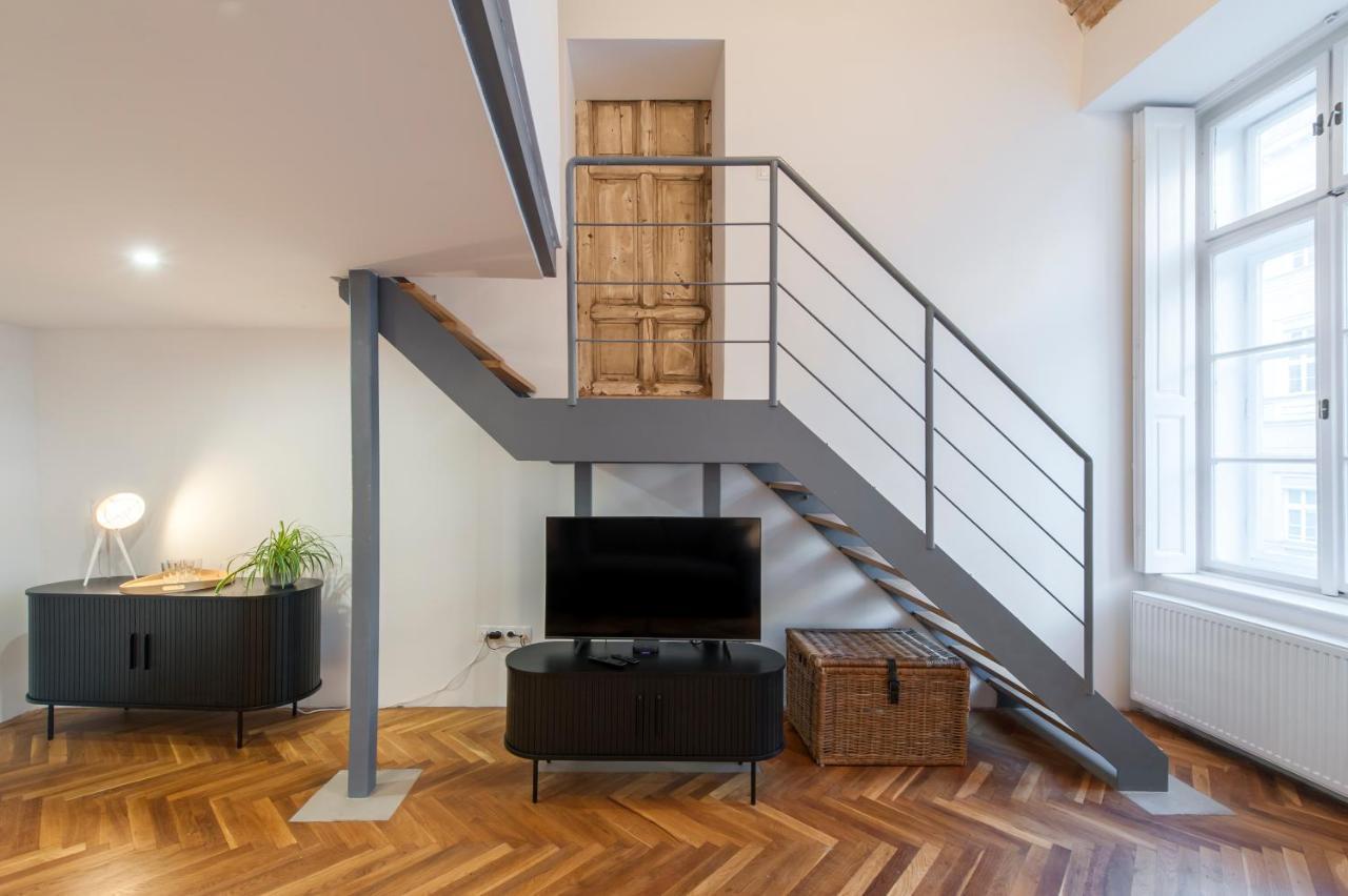 Historic In Downtown Apartman Budapest